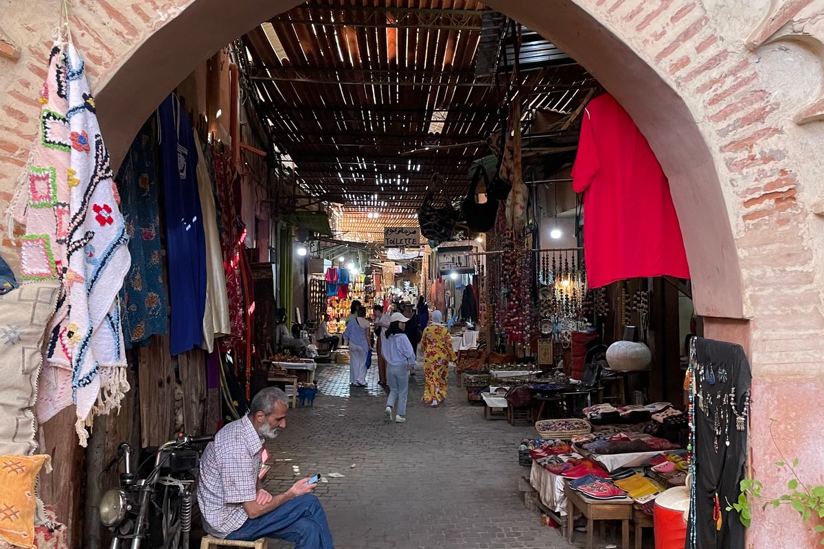 Picture of the souk with Minami